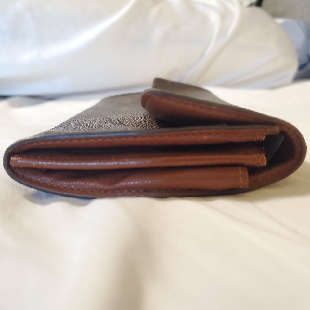 Louis Vuitton Sarah Wallet - Picture 3 of 16